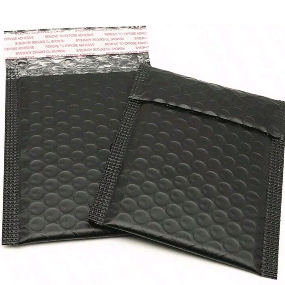 💕$5 Bundled 5 High Quality Black Bubble Envelopes